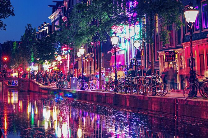 Red Light District Primetime Private Tour for 18+ Only - Entering De Wallen at prime time
