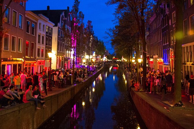 Red Light District Tour by Locals, Small Group (approx 4) - What this Red Light District walk really offers