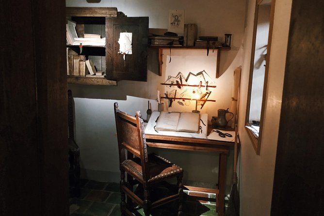 Rembrandt House & Neighborhood Exclusive Guided Walking Tour - Why Rembrandt’s Neighborhood Matters