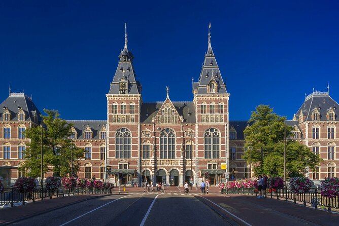 Rijksmuseum Amsterdam Semi-Private Guided Tour - Meeting under the Rijksmuseum archway