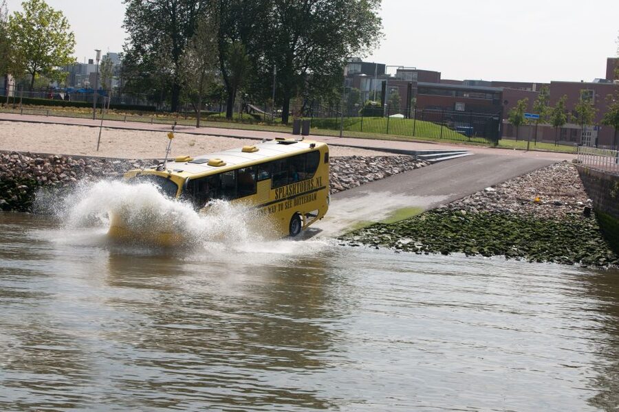 Rotterdam: 1-Hour Sightseeing Splash Tour - Seating, sound, and comfort