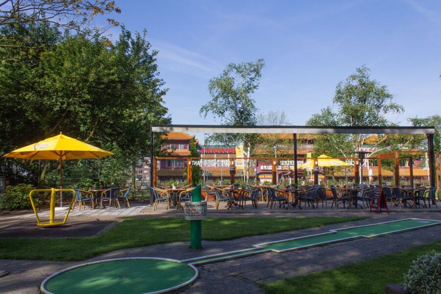 Rotterdam: 18-Hole Mini-Golf Game - A Quiet Game Near Rotterdam’s Euromast
