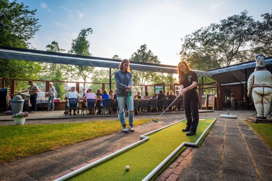 Rotterdam: 18-Hole Mini-Golf Game - A Park Break Instead of Another Indoor Attraction