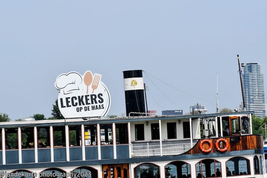 Rotterdam: 2.5-Hour Leckers Boat Cruise and Buffet - Leaving from the private pontoon