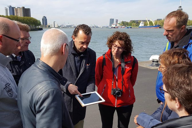 Rotterdam Bike Tour - all the Highlights - Centraal Station and the rebuilt city