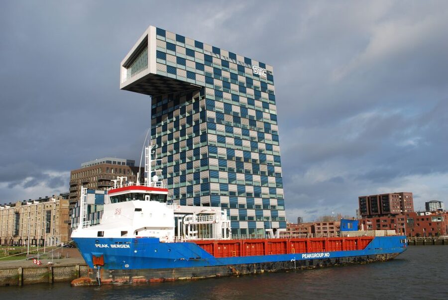 Rotterdam: Harbor Cruise on a Historic Ship - Why Rotterdam Looks Different From the Maas