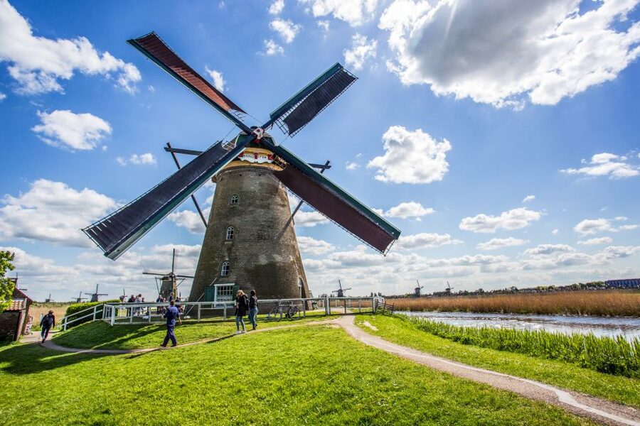 Rotterdam: Kinderdijk UNESCO World Heritage Entry Ticket - Walking, cycling, and the real time needed