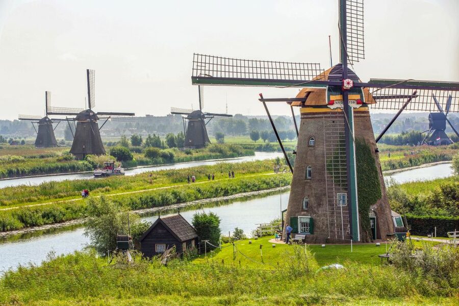 Rotterdam: Kinderdijk UNESCO World Heritage Entry Ticket - Starting the visit at the entrance exhibition