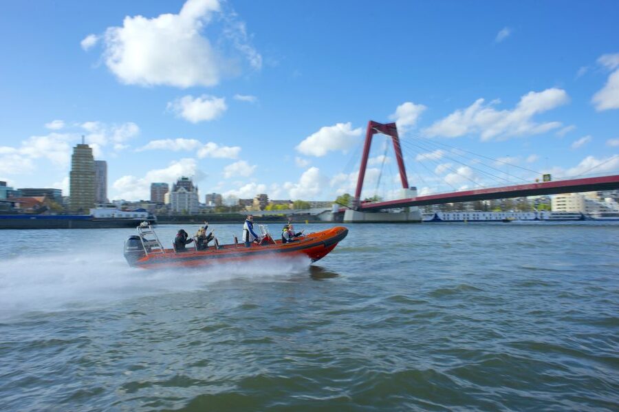 Rotterdam: Private Maas River Speedboat Cruise - Passing Rotterdam’s Container Ships