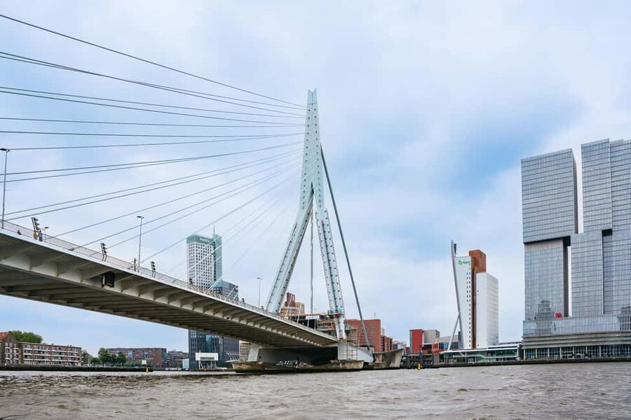 Rotterdam: RIB Speedboat Sightseeing Cruise - Euromast, Hotel New York, and the changing skyline