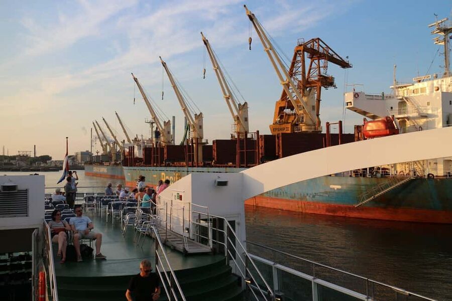 Rotterdam: Summer Evening Cruise with Live Entertainment - A late afternoon departure on the Maas