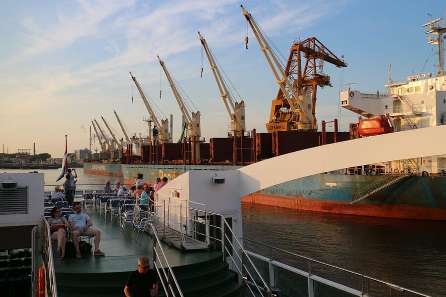 Rotterdam: Summer Evening Cruise with Live Entertainment - Weather, clothing, and small practical tips