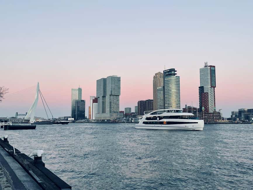 Rotterdam: Summer Evening Cruise with Live Entertainment - Meeting at the WereldMuseum