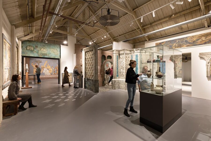 Royal Delft: Delftblue Factory and Museum - The showroom and the true cost of Delft Blue