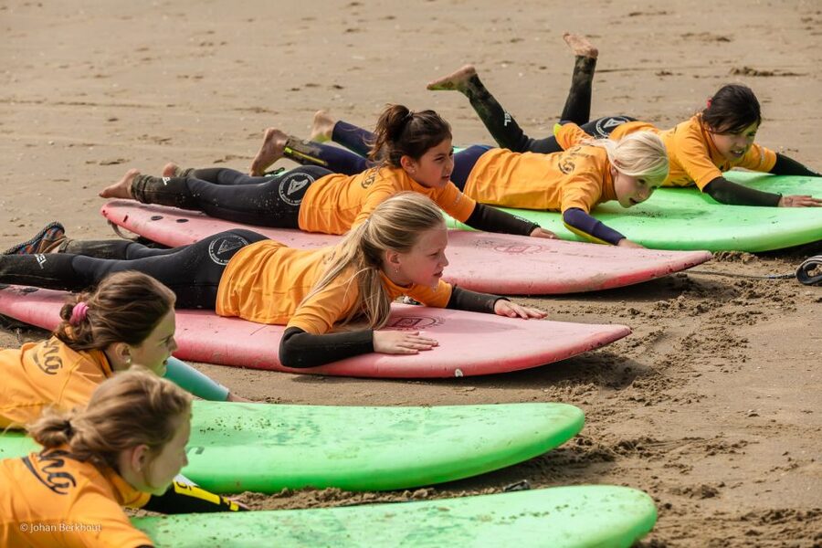 Scheveningen Beach: 1,5-Hour Surf Experience for kids - Key points for choosing this Scheveningen surf lesson