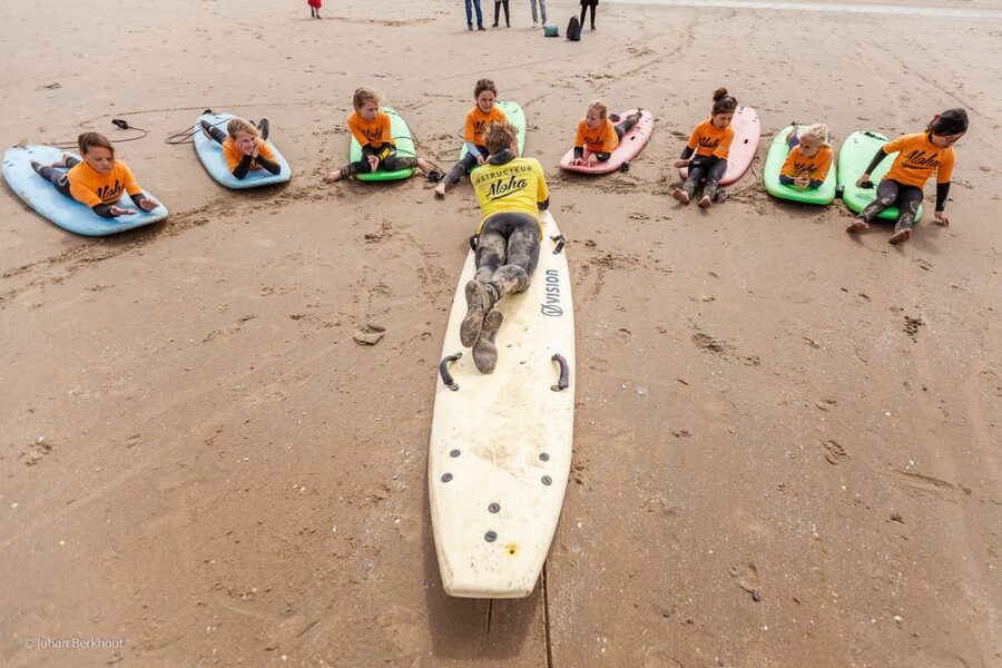 Scheveningen Beach: 1,5-Hour Surf Experience for kids - The first lesson: safety, surfing basics, and board control