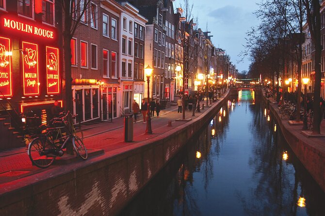Self-Guided Audio Tour of The Red Light District - A souvenir stop with a wink