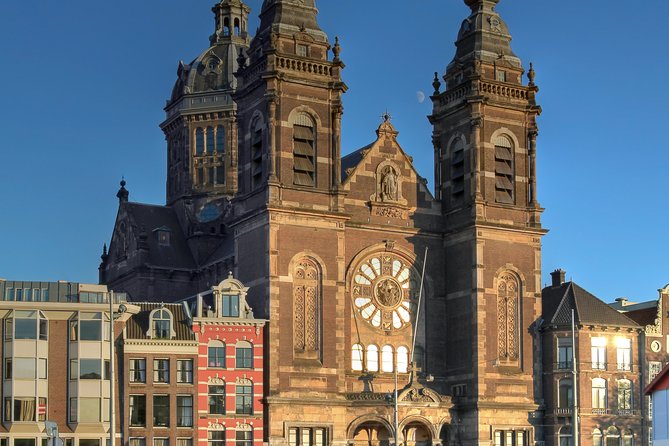 Self-Guided Audio Tour of The Red Light District - From religious history to a church above a house