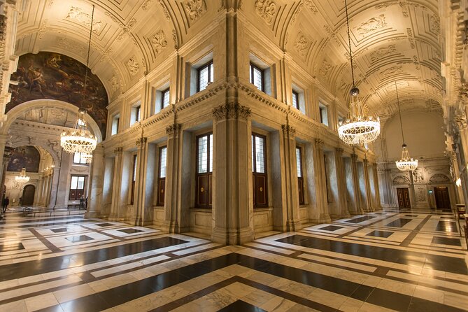 Skip-the-line Royal Palace of Amsterdam Private Guided Tour - Choosing between two and five hours