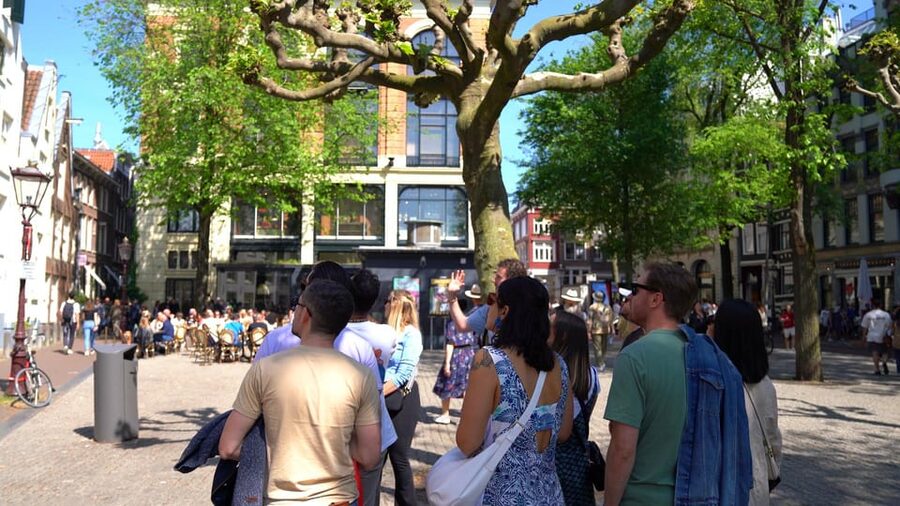 Skipping Lines & Sipping Beers: A History Tour of Amsterdam - Is the $80 price good value?