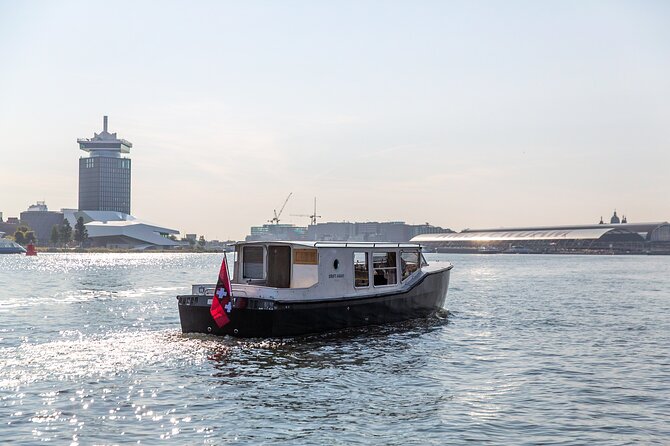 Small Group Boutique All-Inclusive Tour (max 12 p) With Captain - Amsterdam’s famous bridges and narrow houses