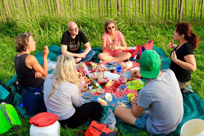 Small-Group Guided Sunset Canoe Tour in Waterland with Dinner - Easy canoeing through Dutch wetlands
