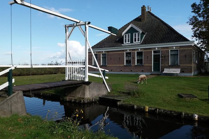 Small-Group Guided Sunset Canoe Tour in Waterland with Dinner - How demanding is the canoe trip?