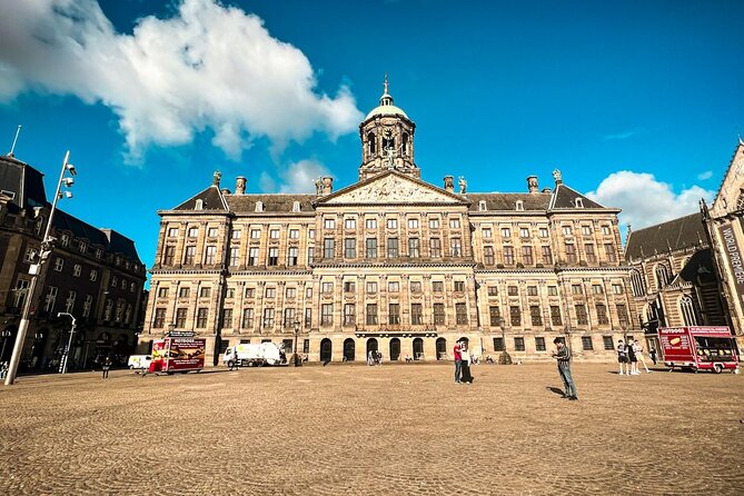 Small Group Walking Tour - Hello Amsterdam - Keizersgracht and a look at Dutch family life
