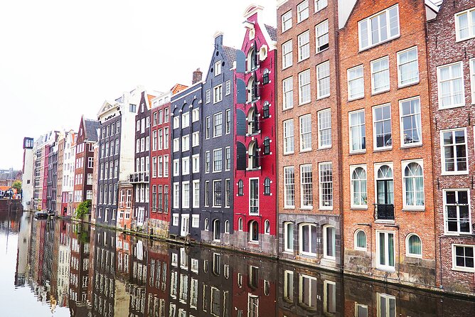 Small-Group Women's History Tour in Amsterdam - Beurspoortje and a rule-breaking Amsterdam life