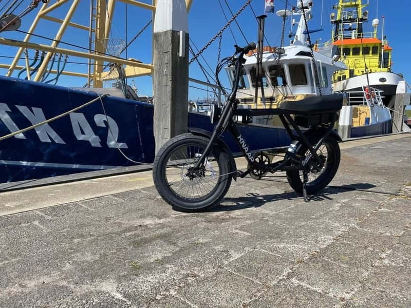 Texel: Electric Fatbike Rental with Map - Getting used to the KNAAP electric fatbike