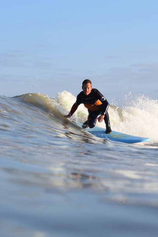 The Hague: Beginner's Surf Lesson - Starting at Hart Beach in Scheveningen
