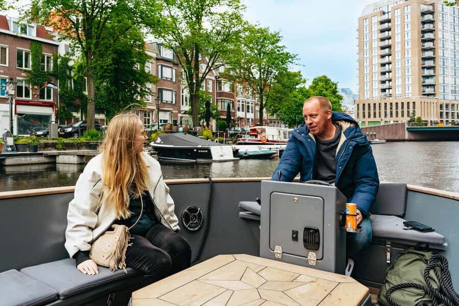 The Hague: Canal Cruise with music from local artists - Is $17 good value in The Hague?