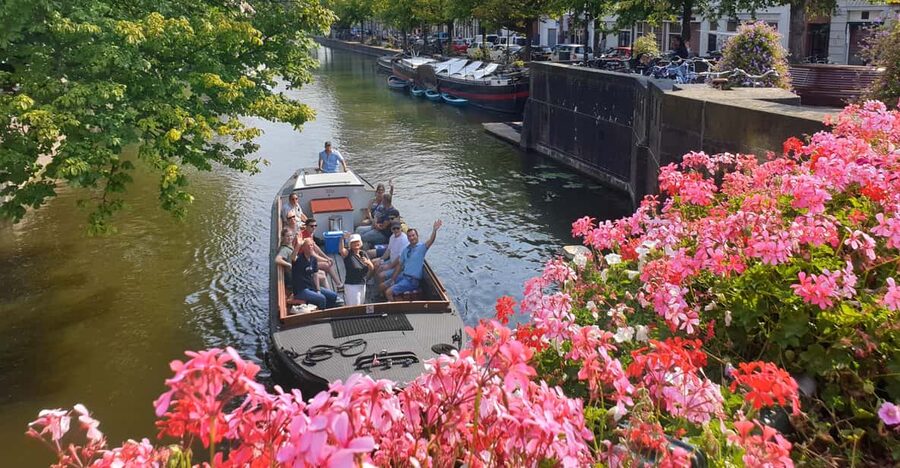 The Hague: City Canal Cruise - Starting at Bierkade 19 in The Hague
