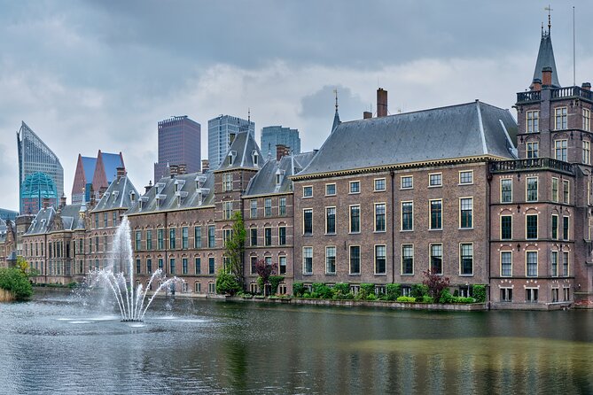 The Hague: City Walk Audio Guide in 7 Languages on your Phone - A phone tour built around freedom