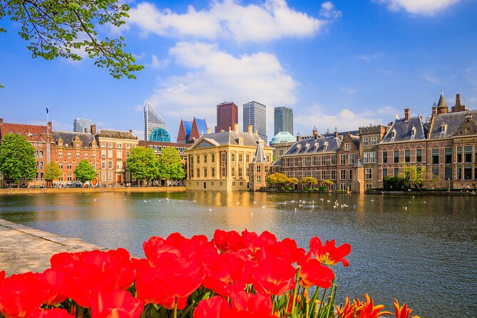 The Hague: City Walk Audio Guide in 7 Languages on your Phone - Starting in The Hague’s royal quarter