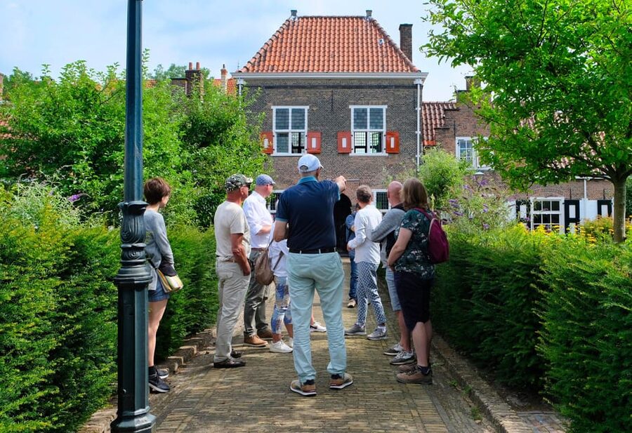The Hague: Courtyard Walking Tour - Meeting at ’t Goude Hooft