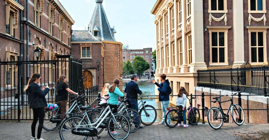 The Hague: Highlights Bike Tour - Binnenhof and the political heart of the city