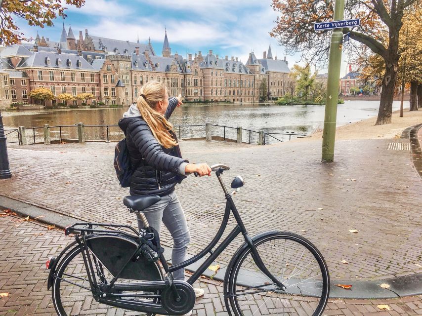 The Hague: Highlights Bike Tour - Lange Voorhout: grand space and elegant buildings
