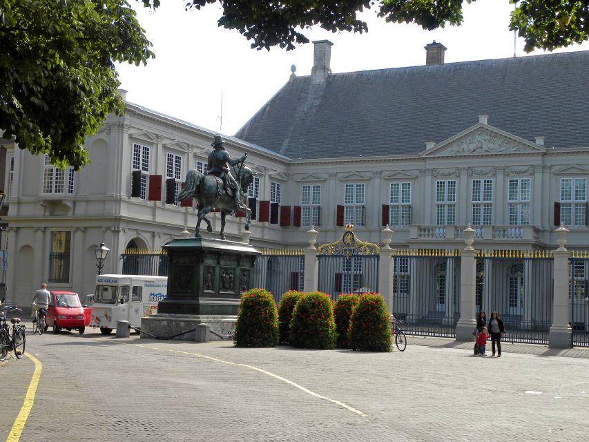 The Hague: Old City Private Walking Tour - The city’s darker political stories