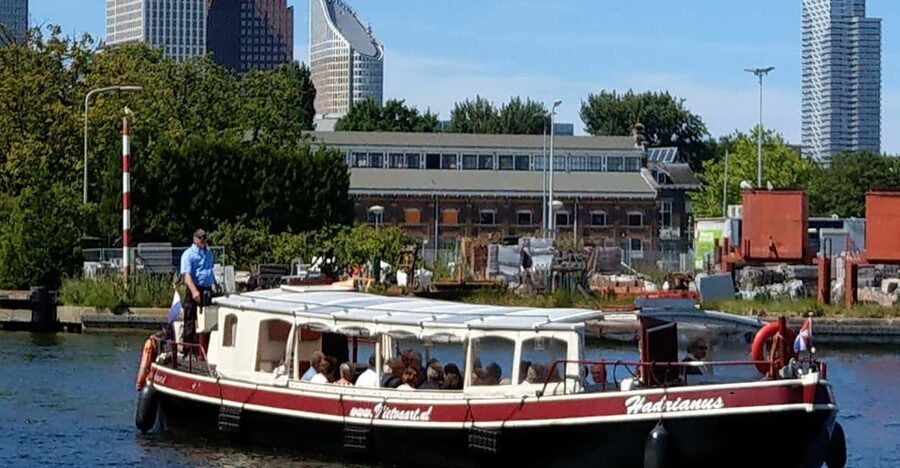 The Hague: One Way Boat Ticket to or from Delft - Starting at Bierkade 19 in The Hague