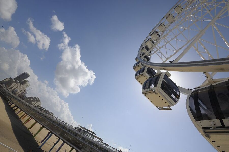 The Hague: The Pier SkyView Ticket with Drink and Snack - The view changes as you rise 50 meters