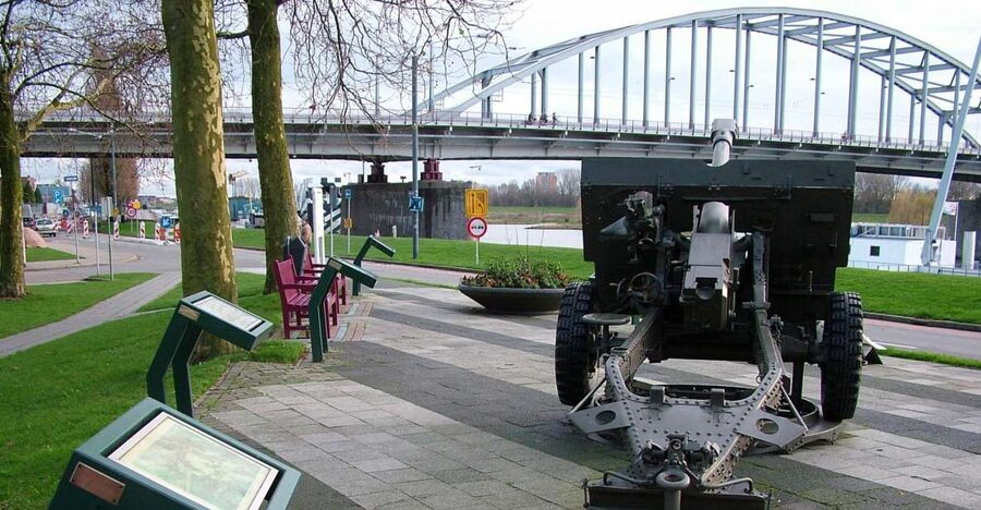 The Netherlands: WW2 Private Day Trip - From Rotterdam to Arnhem