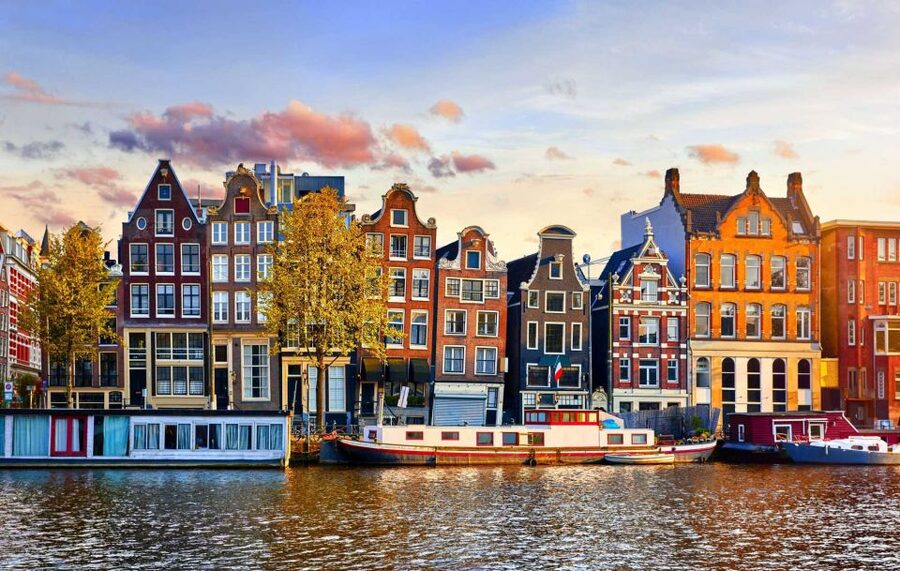 The True Story of Anne Frank's Diary Private Guided Tour - Practical planning for a more meaningful visit