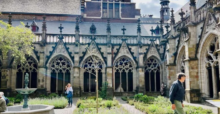 Utrecht: Highlights and Secrets with a Walking Tour - What the 1.5-hour schedule really gives you