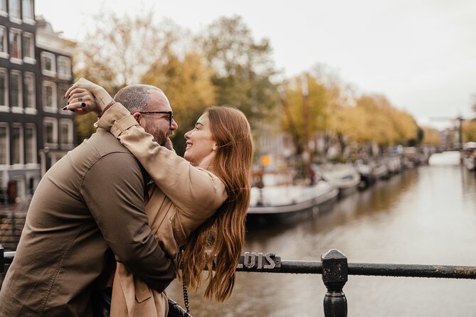 Vacation Photoshoot & Tour in Amsterdam - Why this works better than a standard city tour