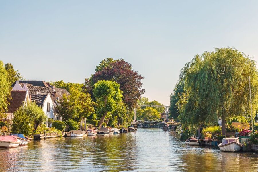 Vecht River: Full-day Cruise with Lunch - Slot Zuylen and the one-hour castle stop