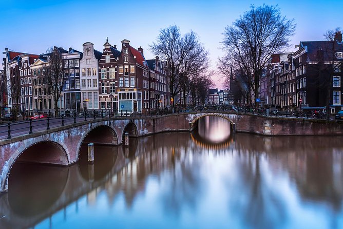 VIP Amsterdam Airport Departure Transfer - Inside the limousine or executive car