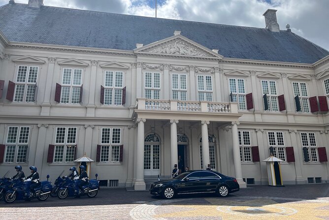Visit the Girl with the Pearl Earring, The Hague & Delft City - Who will enjoy this day most
