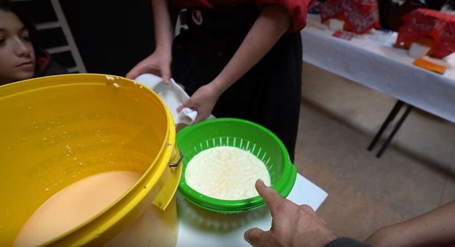 Volendam: 2.5-Hour Cheesemaking Workshop & Clog Making Tour - Key points to know before booking