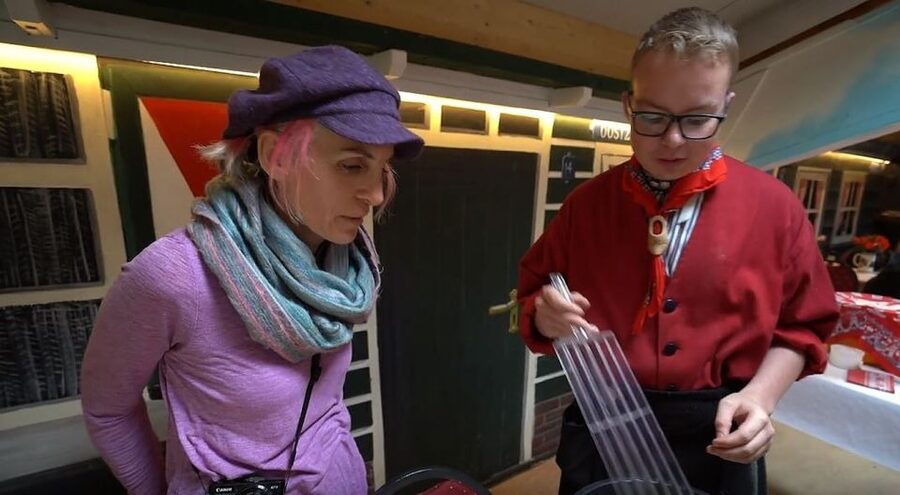 Volendam: 2.5-Hour Cheesemaking Workshop & Clog Making Tour - Making cheese at Simonehoeve near Volendam